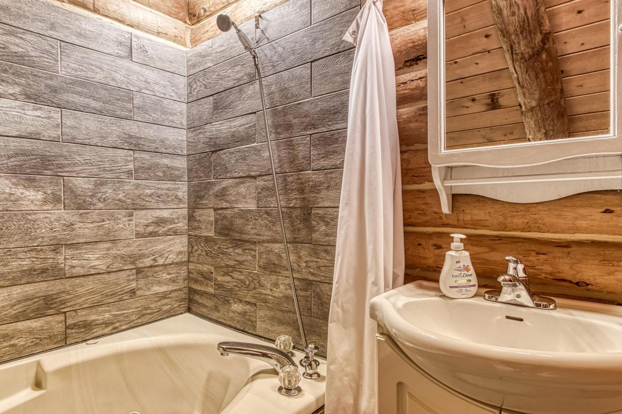 Very Private, Real Log Cabin With Hot Tub! Sevierville Kültér fotó