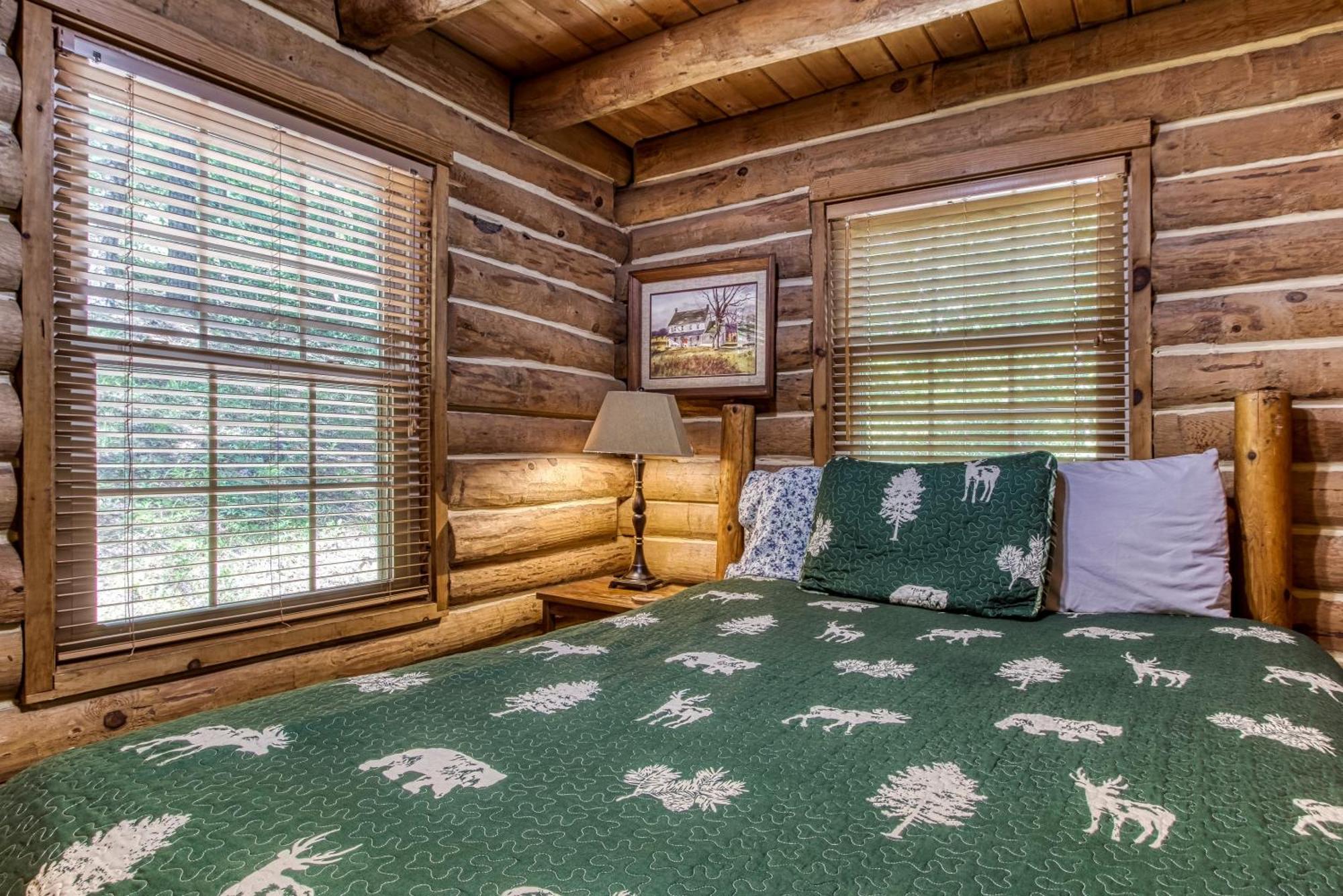 Very Private, Real Log Cabin With Hot Tub! Sevierville Kültér fotó