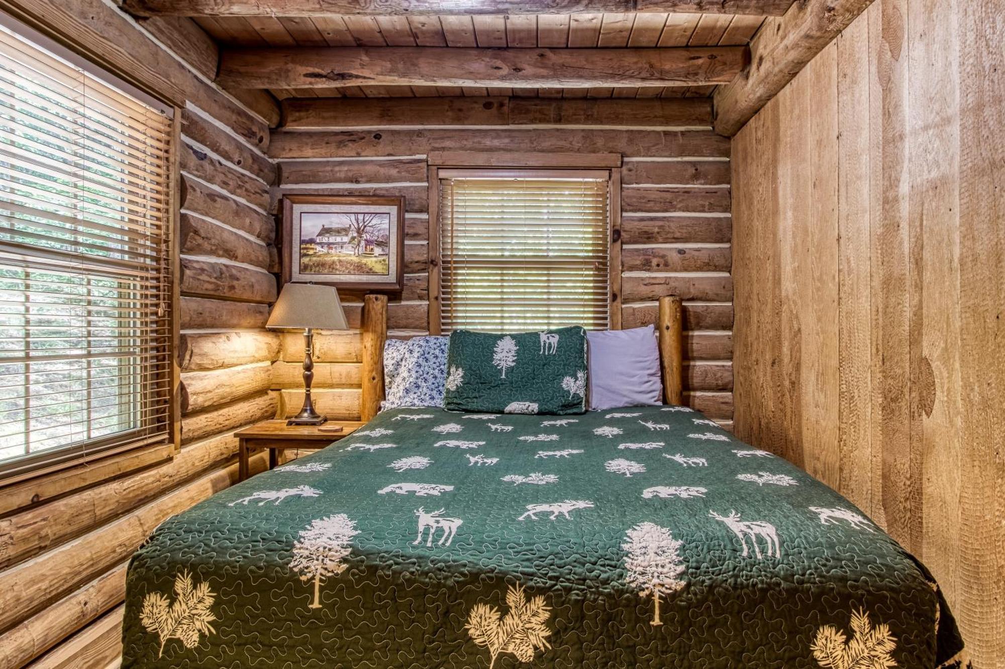 Very Private, Real Log Cabin With Hot Tub! Sevierville Kültér fotó